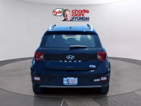 New 2026 Hyundai Venue SEL FWD image 4