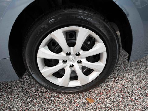 Used 2023 Toyota Corolla LE image 28