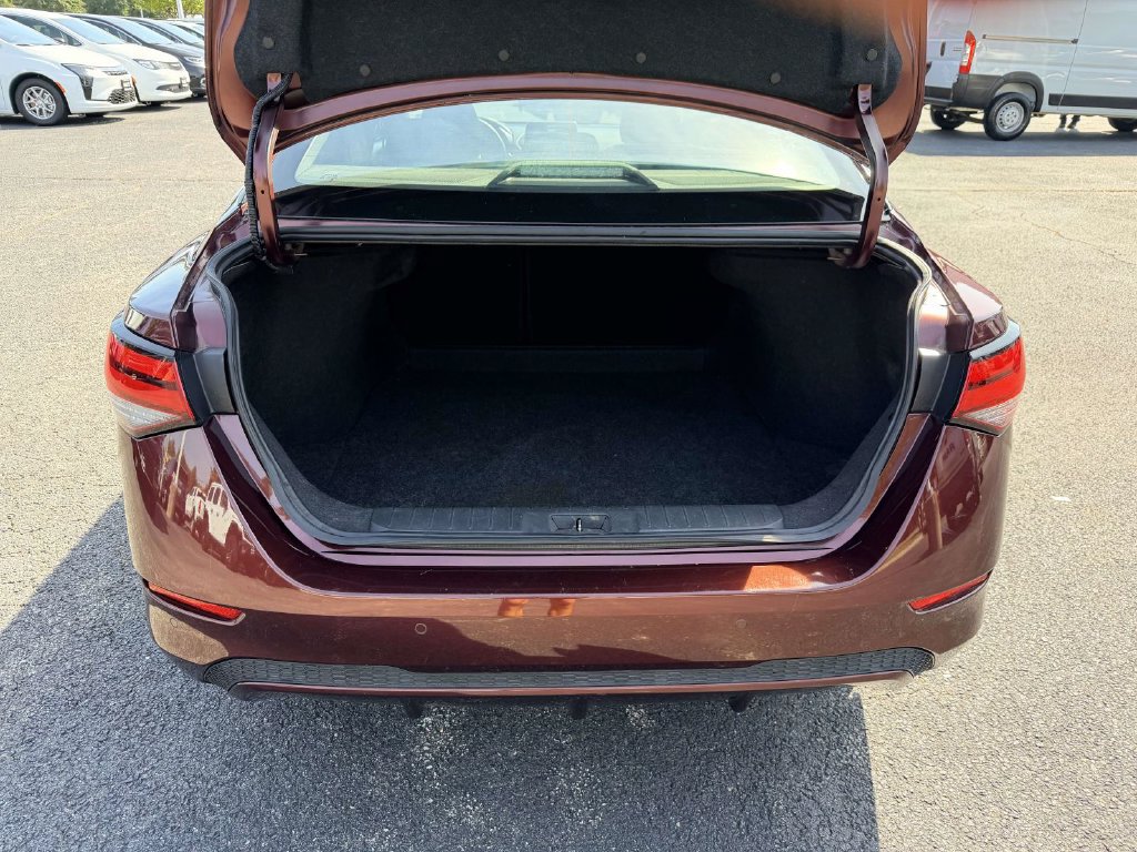 Used 2024 Nissan Sentra SV FWD image 11