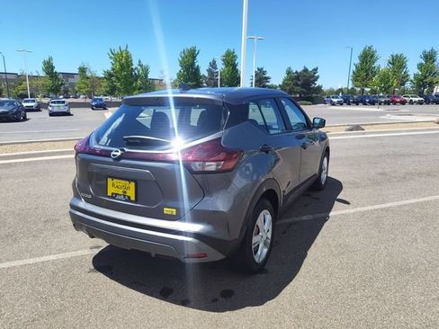Used 2022 Nissan Kicks S FWD image 3