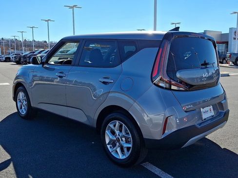 Used 2025 Kia Soul LX w/ LX Technology Package image 4