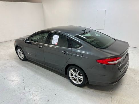 Used 2018 Ford Fusion S image 4