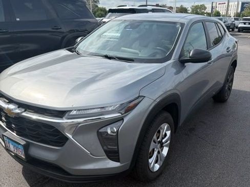 Used 2024 Chevrolet Trax LS FWD image 6