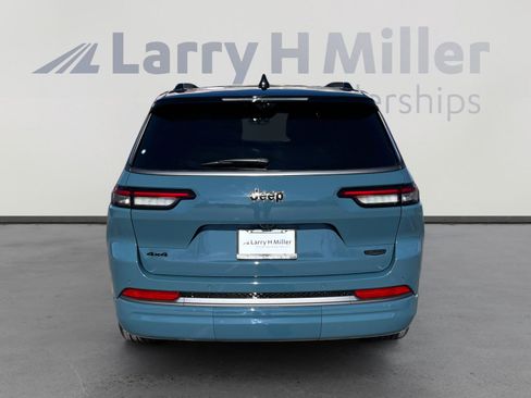 New 2026 Jeep Grand Cherokee L Summit w/ Obsidian Package AWD/4WD image 4