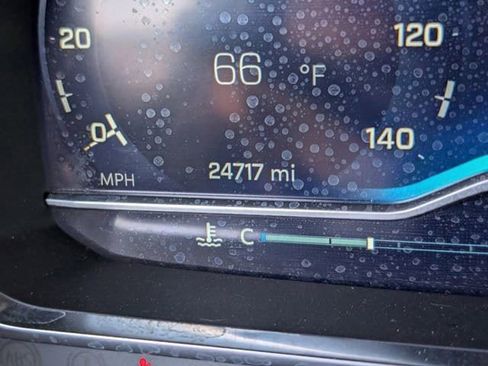 Used 2022 Chevrolet Suburban Premier image 13