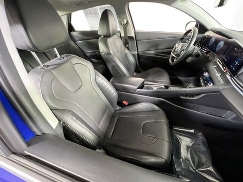 Used 2023 Hyundai Elantra Limited image 28