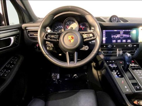 Certified 2022 Porsche Macan S AWD/4WD image 13
