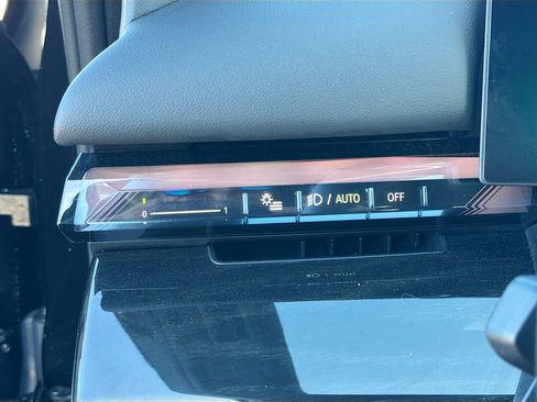 Used 2024 BMW 540i xDrive w/ Executive Package image 36