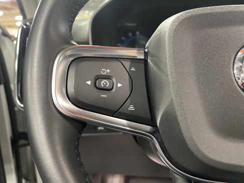 Used 2024 Volvo XC40 B5 Plus w/ Climate Package image 18