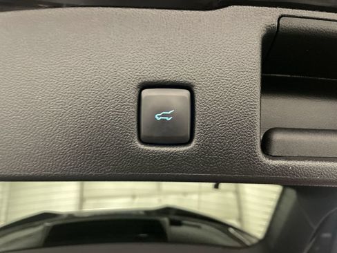Used 2024 Ford Escape ST-Line Elite w/ Premium Technology Package AWD/4WD image 31