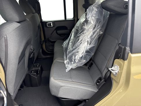 New 2026 Jeep Gladiator Willys image 10