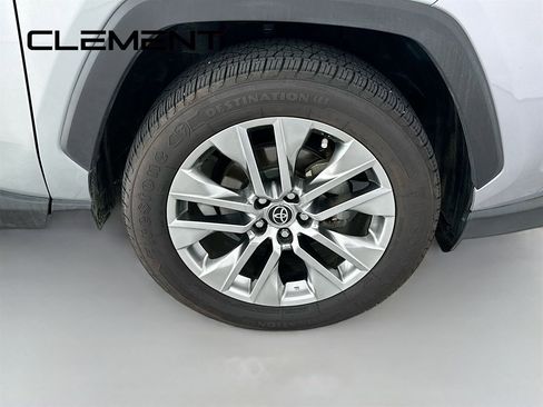 Used 2020 Toyota RAV4 XLE Premium FWD image 34