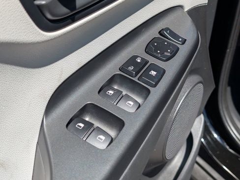 Used 2022 Hyundai Kona SEL image 16