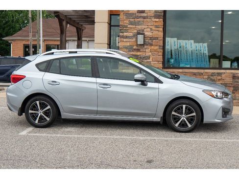 Used 2019 Subaru Impreza 2.0i Premium w/ Eyesight & BSD/Rcta & SRF AWD/4WD image 2