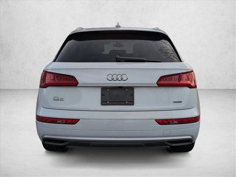 Used 2019 Audi Q5 Premium w/ Convenience Package image 7