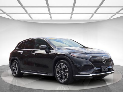 Used 2025 Mercedes-Benz EQS 450+ 4MATIC SUV w/ Winter Package image 3