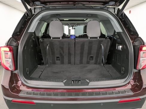 Used 2022 Ford Explorer XLT w/ Equipment Group 202A image 23