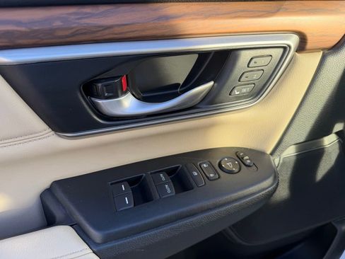 Used 2019 Honda CR-V Touring image 15