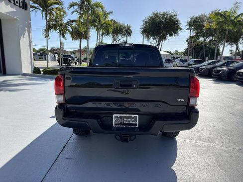 Used 2022 Toyota Tacoma SR5 w/ Technology Package RWD image 2