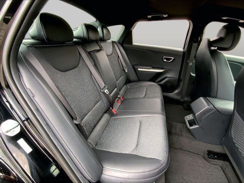 Certified 2025 Kia K4 GT-Line w/ GT-Line Sunroof Package FWD image 36