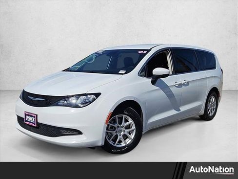 Used 2023 Chrysler Voyager LX image 1