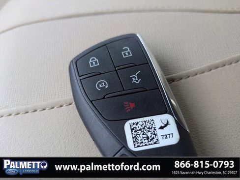 Used 2025 Buick Enclave Preferred FWD image 32