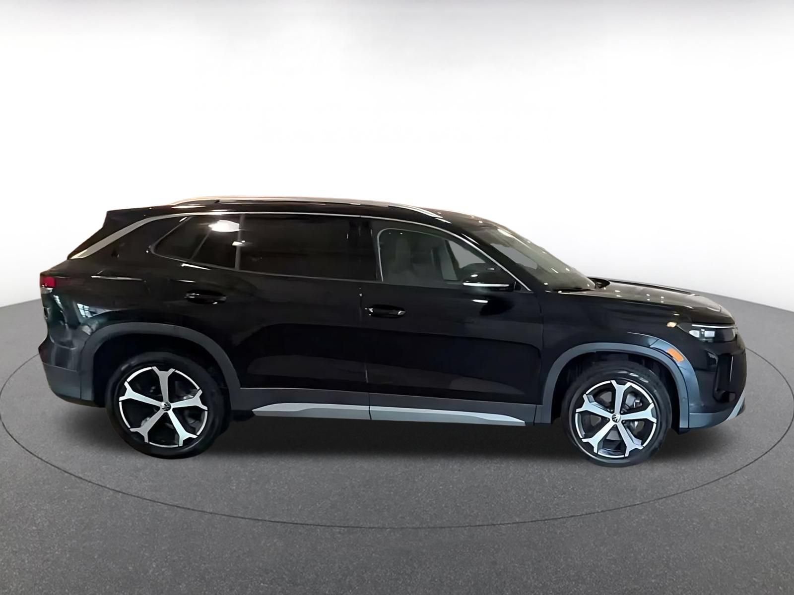 Used 2026 Volkswagen Tiguan SE AWD/4WD image 15