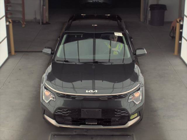 Used 2023 Kia Niro Wind w/ Wind Preserve Package FWD image 3