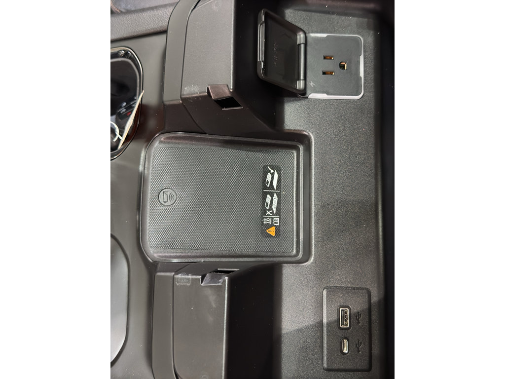 Used 2022 GMC Sierra 1500 AT4 w/ AT4 Premium Package AWD/4WD image 39