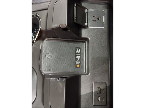 Used 2022 GMC Sierra 1500 AT4 w/ AT4 Premium Package AWD/4WD image 39