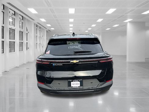 New 2026 Chevrolet Equinox EV LT image 6