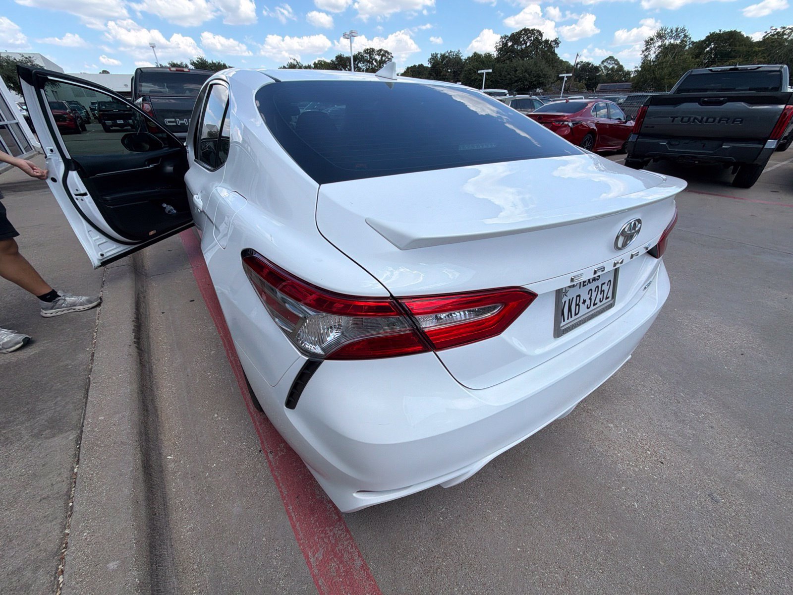 Used 2018 Toyota Camry SE w/ Audio Package FWD image 6