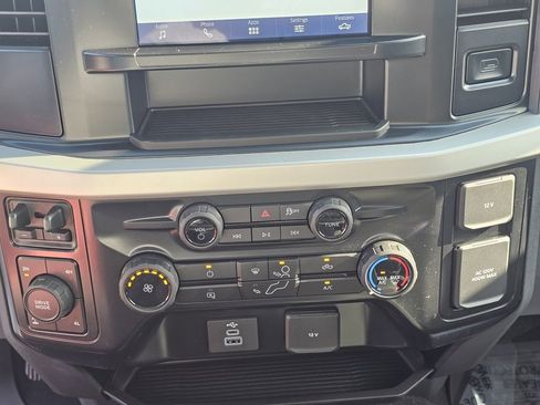 New 2025 Ford F350 XLT image 31