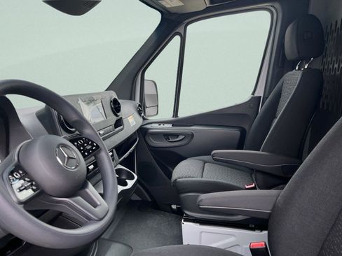 Certified 2024 Mercedes-Benz Sprinter 2500 image 25