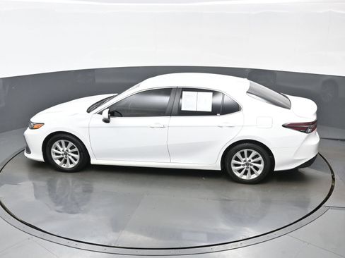 Used 2022 Toyota Camry LE FWD image 35