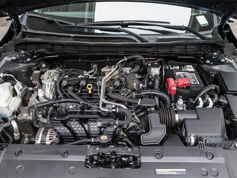 Used 2024 Nissan Altima 2.5 SV image 27