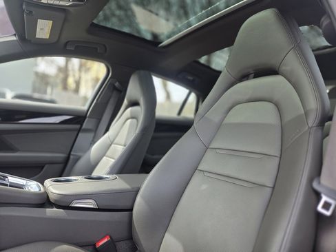 Used 2020 Porsche Panamera 4 image 19