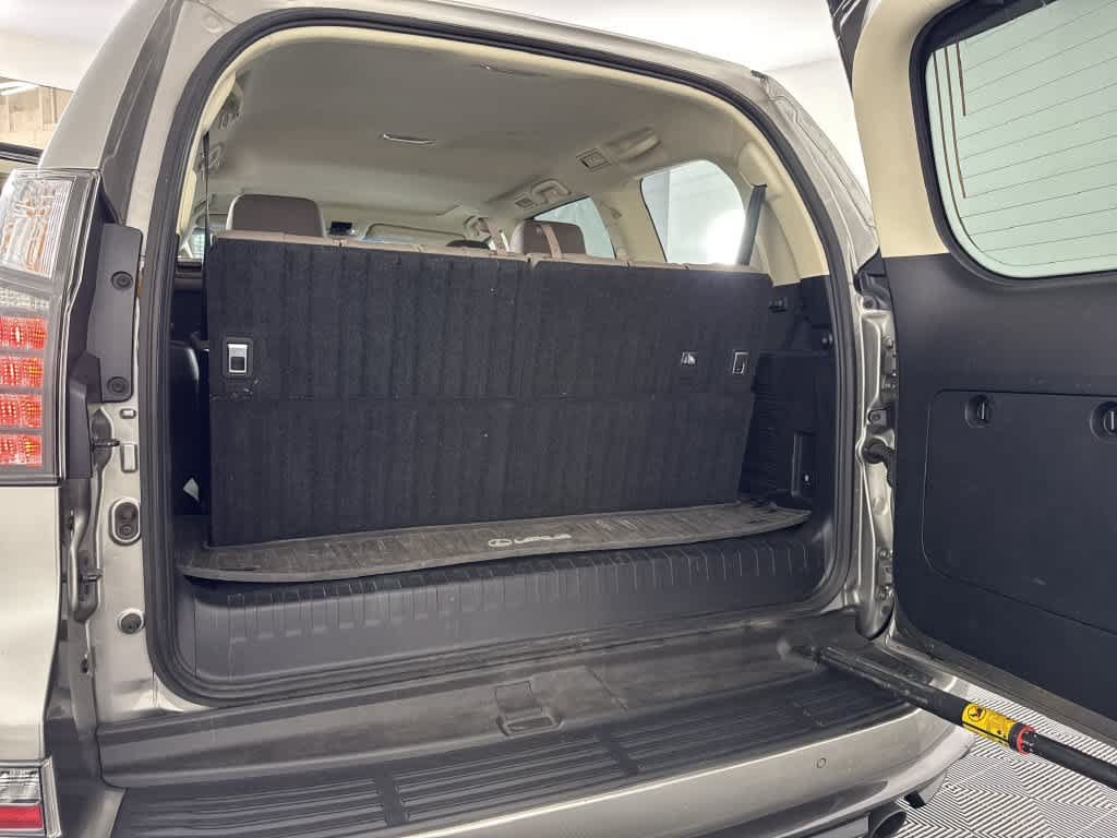 Used 2023 Lexus GX 460 Luxury w/ Sport Design Package AWD/4WD image 28