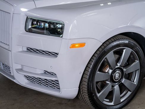 Used 2022 Rolls-Royce Cullinan image 13