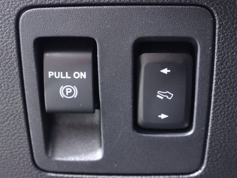 Used 2018 Ford F150 XLT w/ Equipment Group 302A Luxury image 12