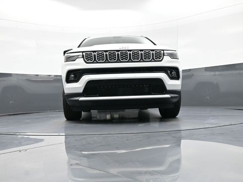 Used 2025 Jeep Compass Limited AWD/4WD image 25