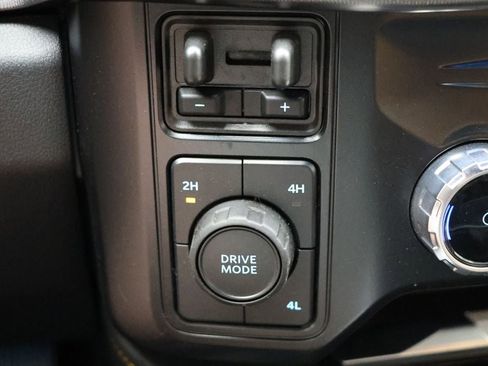 Used 2024 Ford F450 Platinum image 38