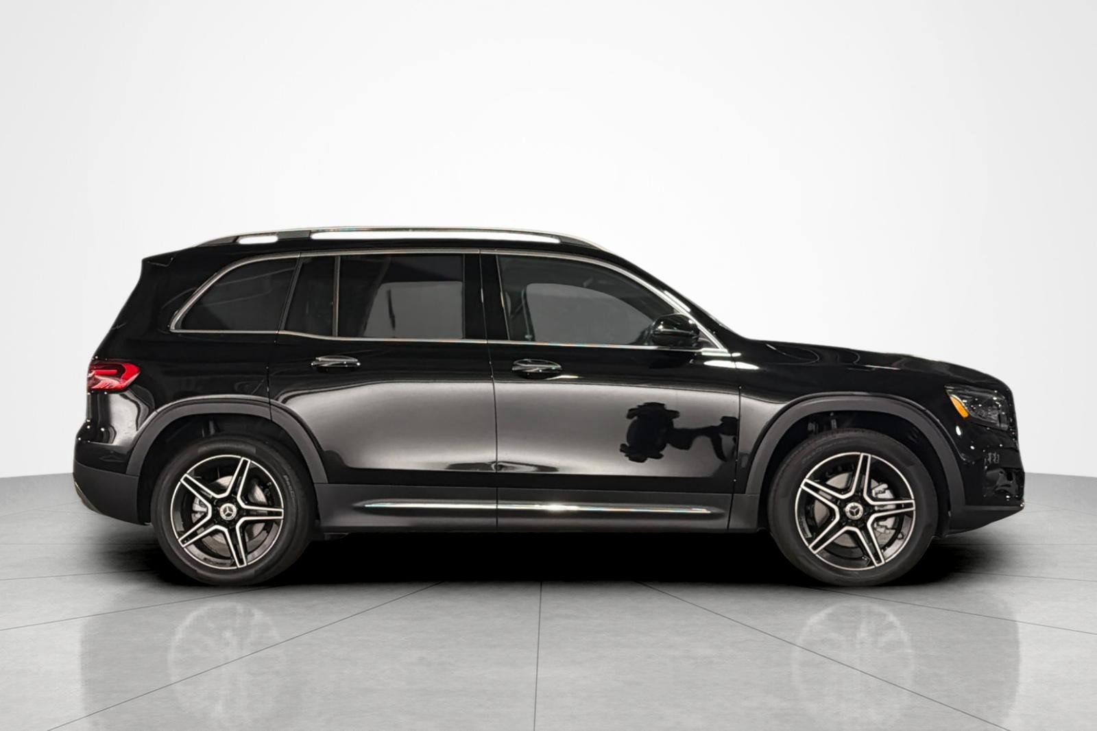 New 2026 Mercedes-Benz GLB 250 4MATIC image 6