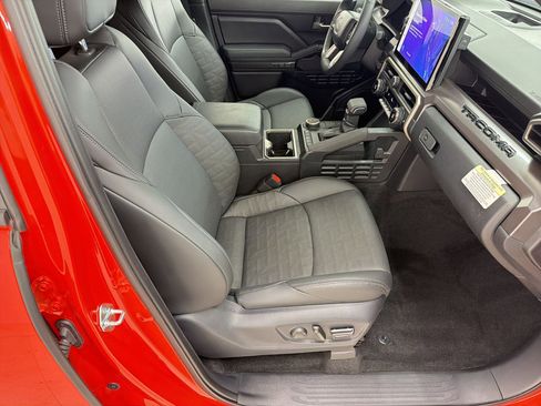Used 2024 Toyota Tacoma TRD Sport w/ TRD Sport Premium Package RWD image 29