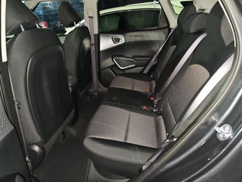 Used 2025 Kia Soul LX FWD image 7