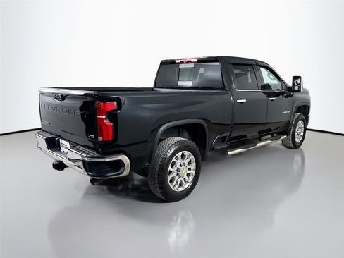 Used 2025 Chevrolet Silverado 2500 LTZ w/ LTZ Premium Package AWD/4WD image 9