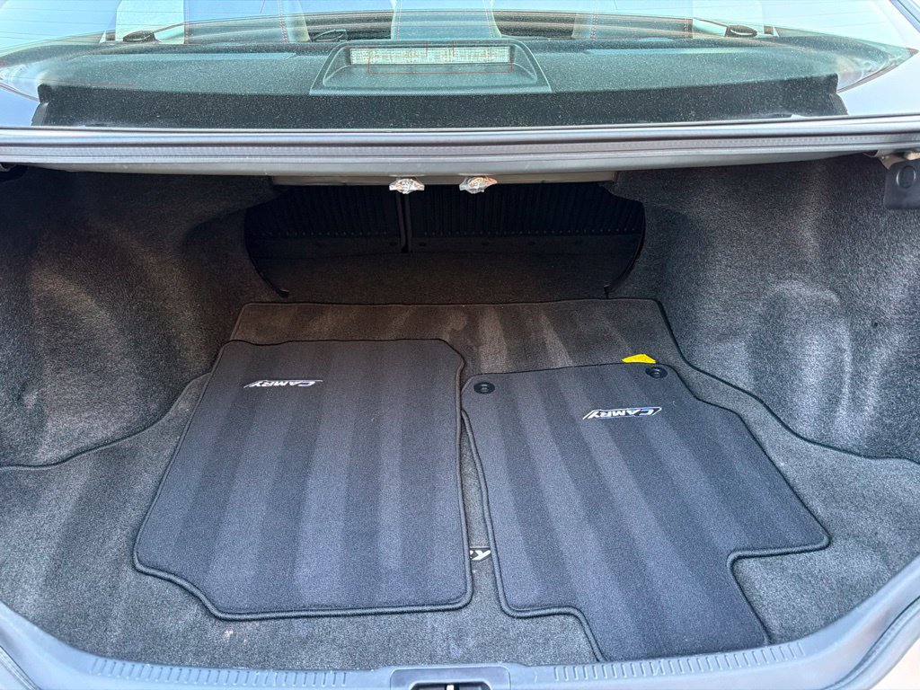 Used 2017 Toyota Camry SE w/ Moonroof Package FWD image 30