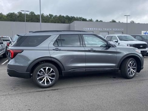 New 2026 Ford Explorer ST-Line RWD image 2