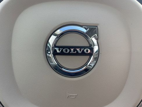 Certified 2023 Volvo XC60 B5 Plus w/ Climate Package image 40