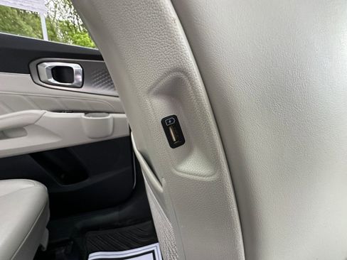 Used 2023 Kia Sorento SX AWD/4WD image 15